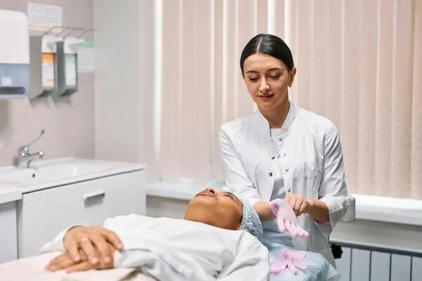 A person looking for laser treatment for scars after plastic surgery